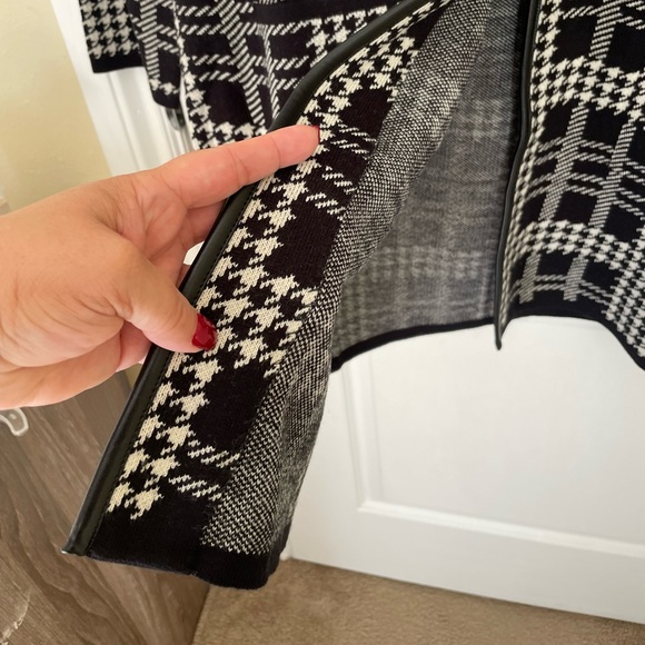 NWT ANNE KLEIN LONG CARDIGAN/SWEATER. ONE BUTTON CLOSURE. Elegant and cozy. - Picture 13 of 16